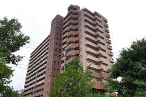 京阪東ローズタウン・ファインガーデンあゆみヶ丘E棟　中古マンション
